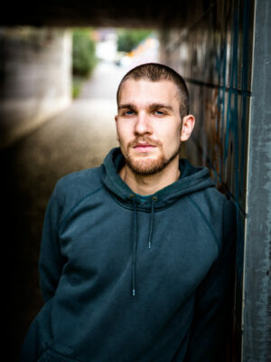 Portrait Mann ernster Blick